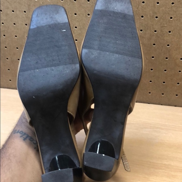 Danelle Obsess Tan Sling Back Heels sz 6.5 - Picture 8 of 8